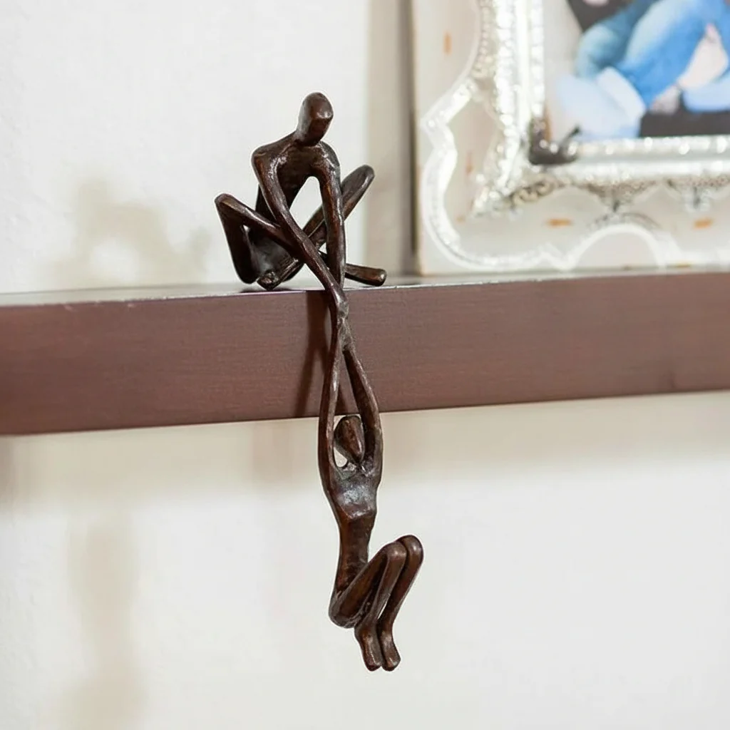 Wall Art Romantic Resin Couple Sculpture Decor - Image 4